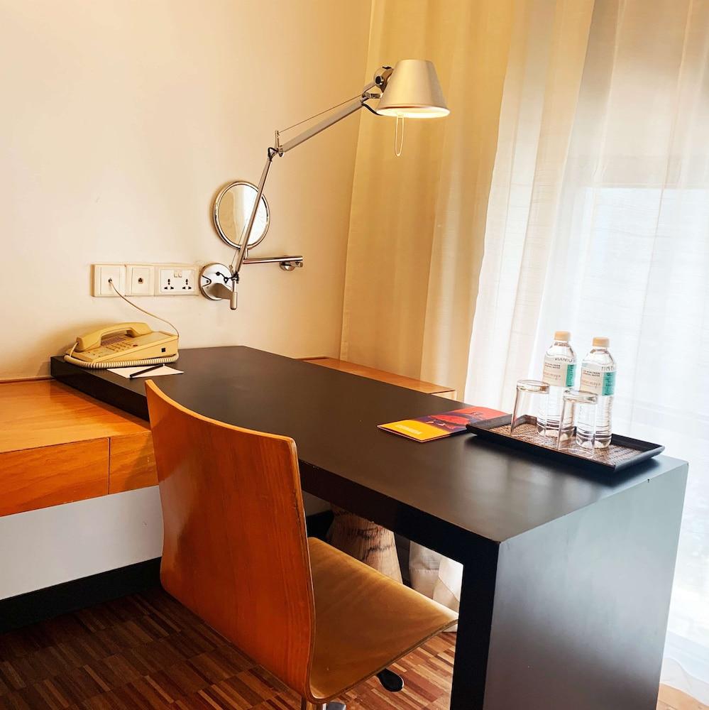 Hotel Maya Kuala Lumpur City Centre — 7