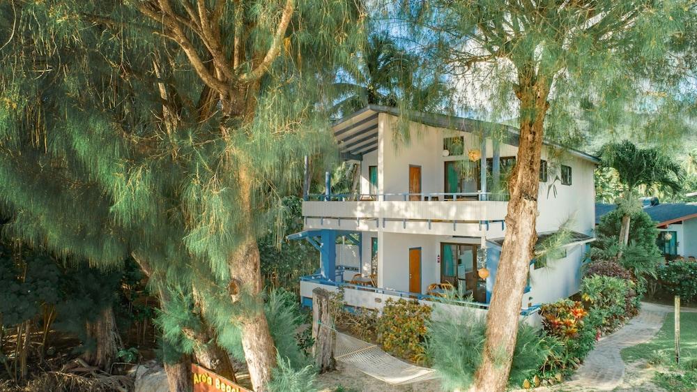 AROA BEACHSIDE INN — 1