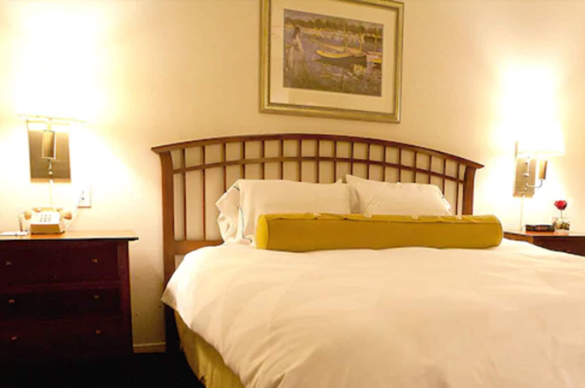 Coral Reef Inn & Suites — 7