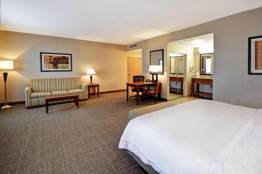 Hampton Inn and Suites Folsom — 8