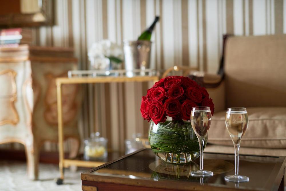 THE DUKE OF RICHMOND HOTEL — 4