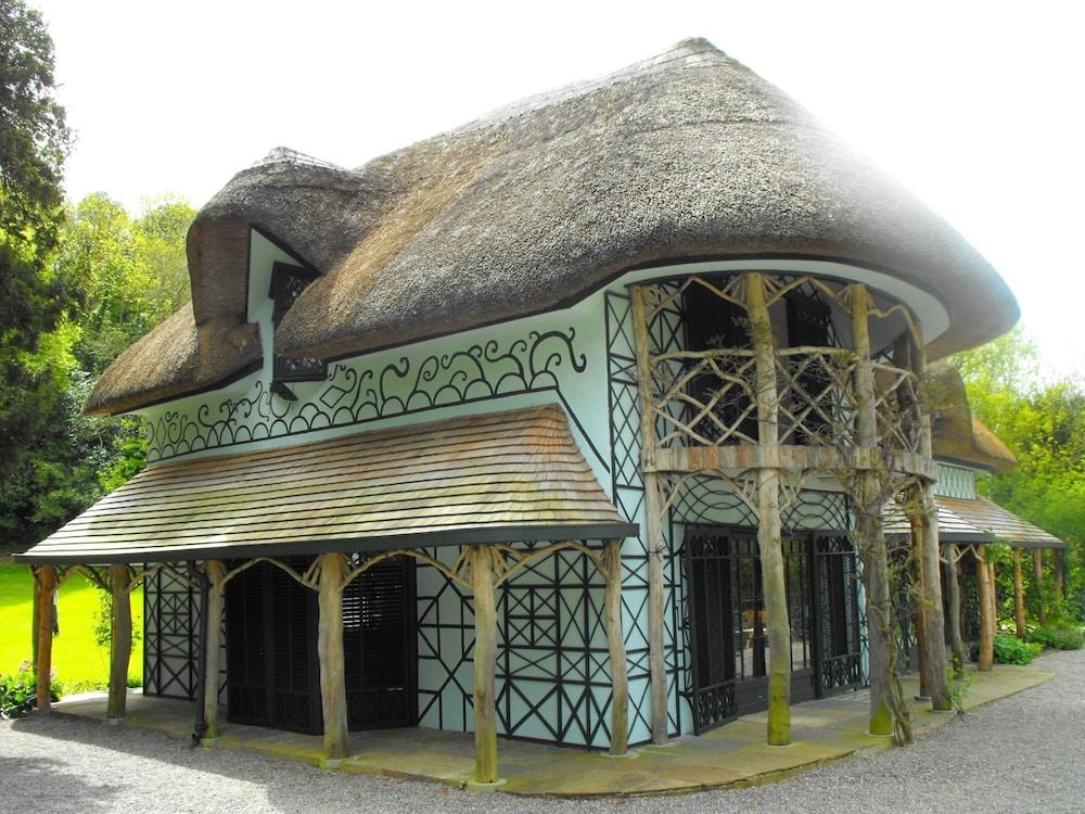 CAHIR HOUSE HOTEL 97499 — 4