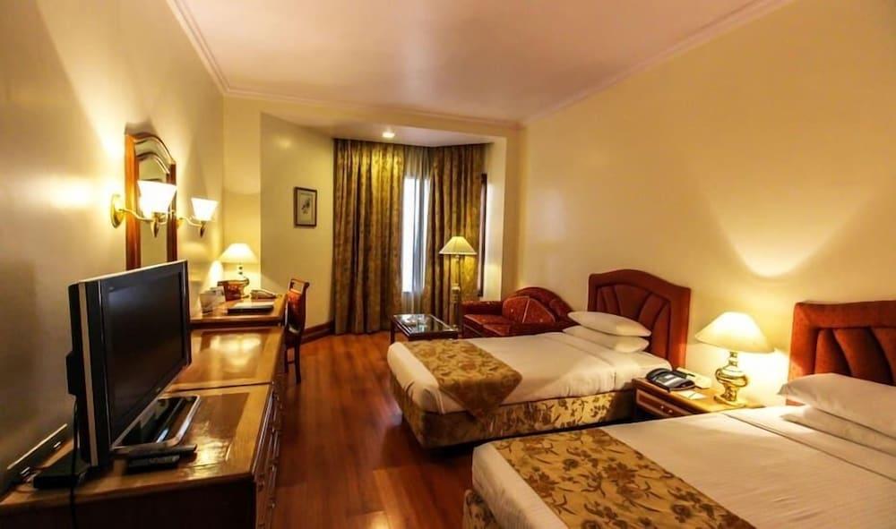 THE CAPITOL HOTEL — 10