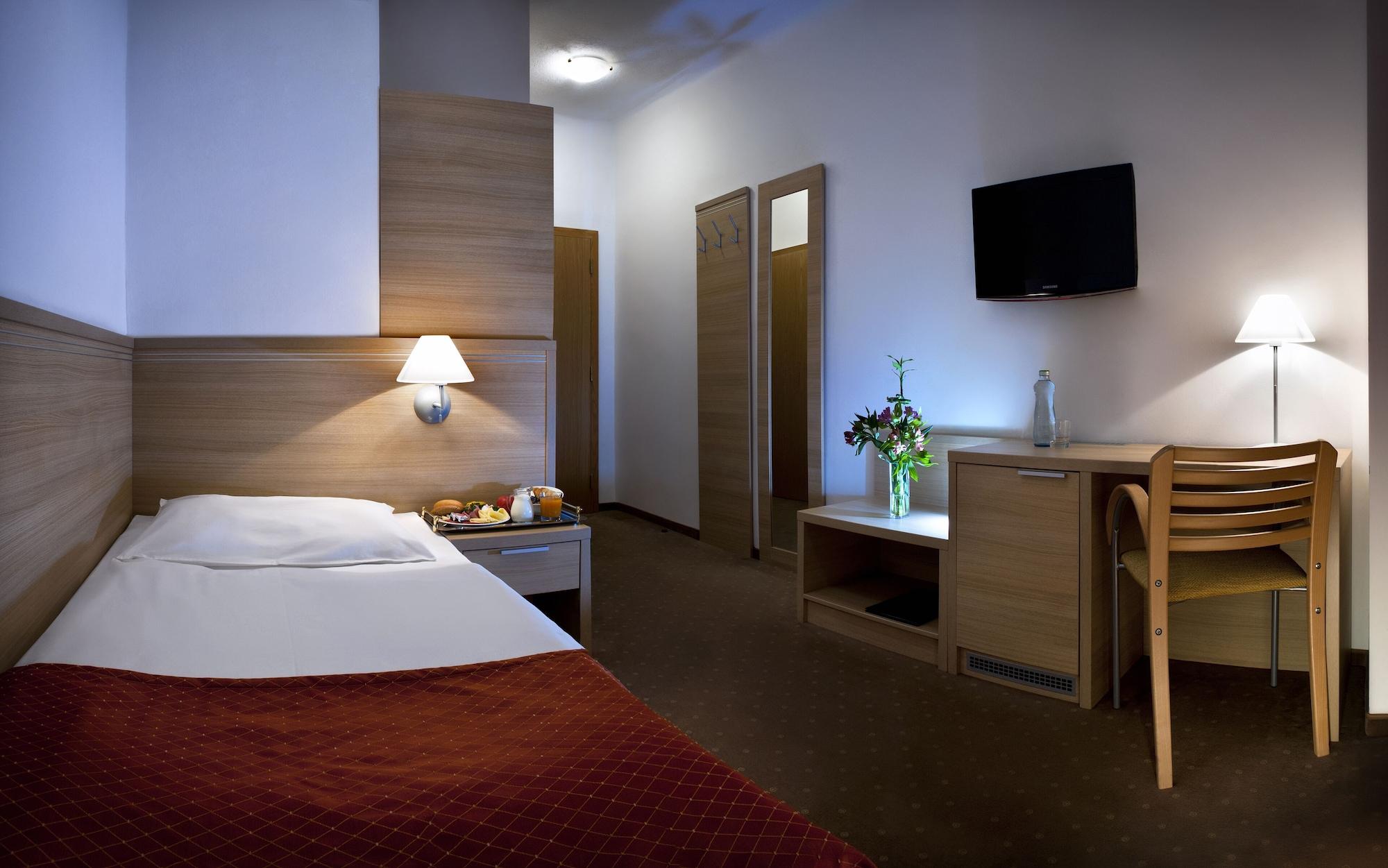 TATRA HOTEL 865365 — 3