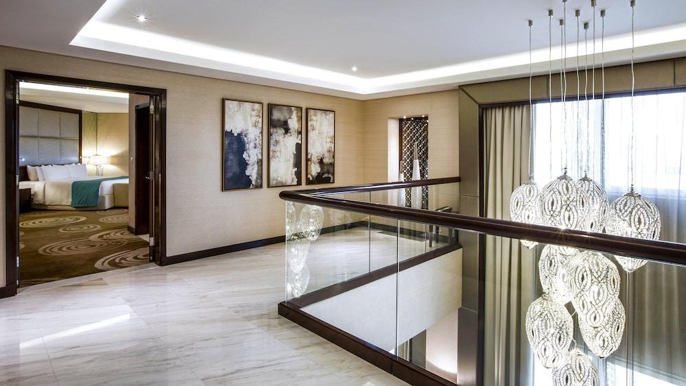 Crowne Plaza Dubai - Deira — 7