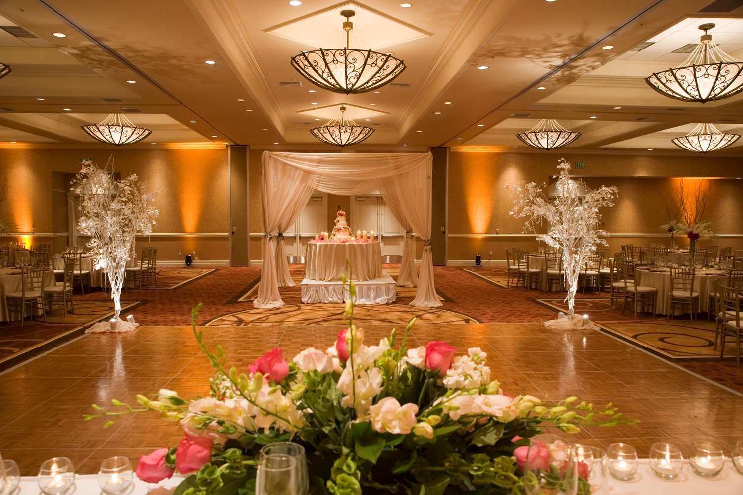 DoubleTree Suites by Hilton Hotel Anaheim Resort - Convention Center — 9