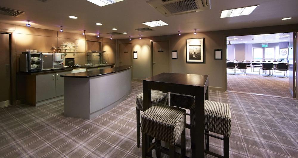 Village Urban Resort Swindon — 7