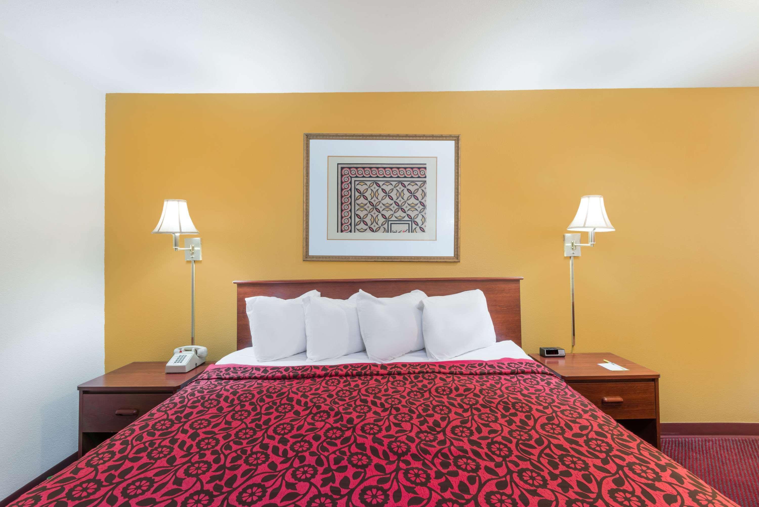 Hotel Andover KS — 6