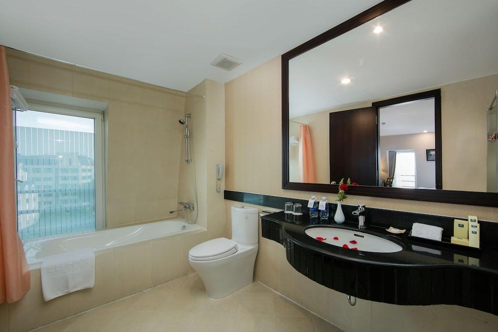 Zephyr Suites Boutique Hotel