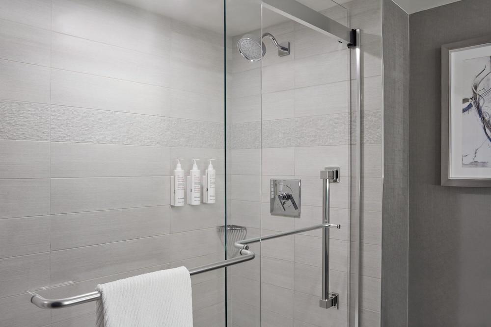 CALGARY MARRIOTT DOWNTOWN HOTEL 83602 — 9