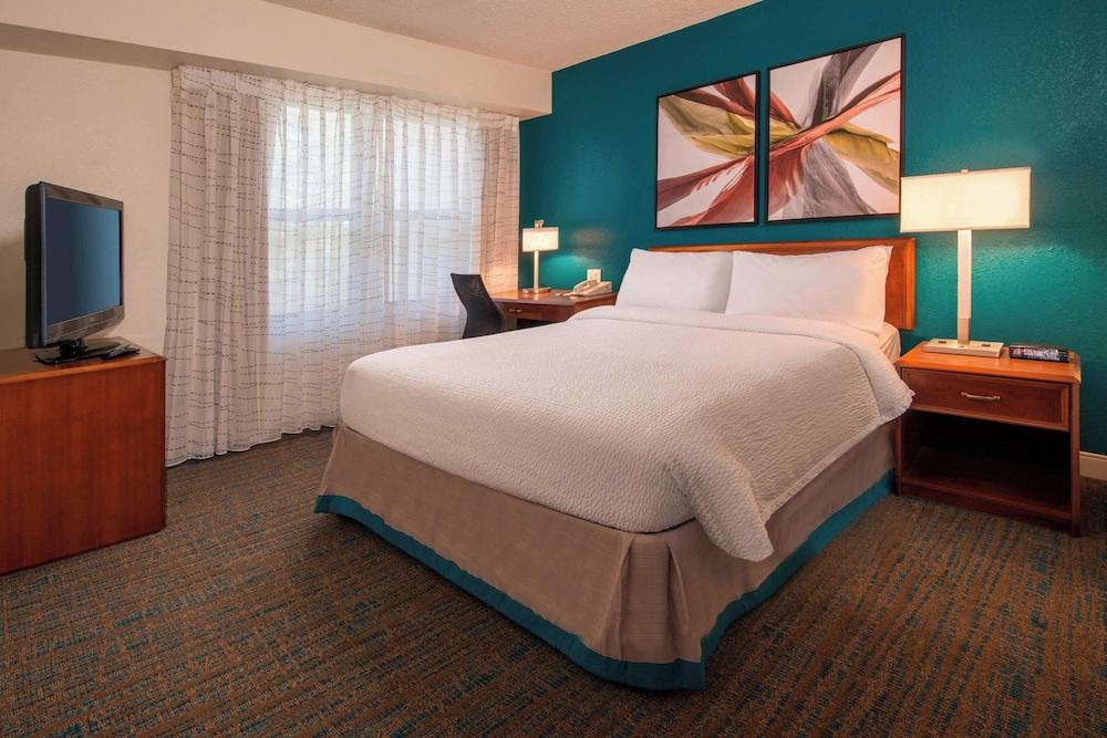 RESIDENCE INN FAIRFAX MERRIFIELD — 10