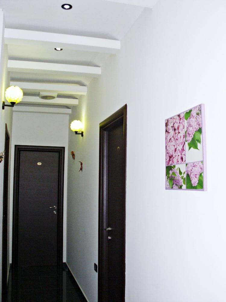 Jolly Hotel — 5