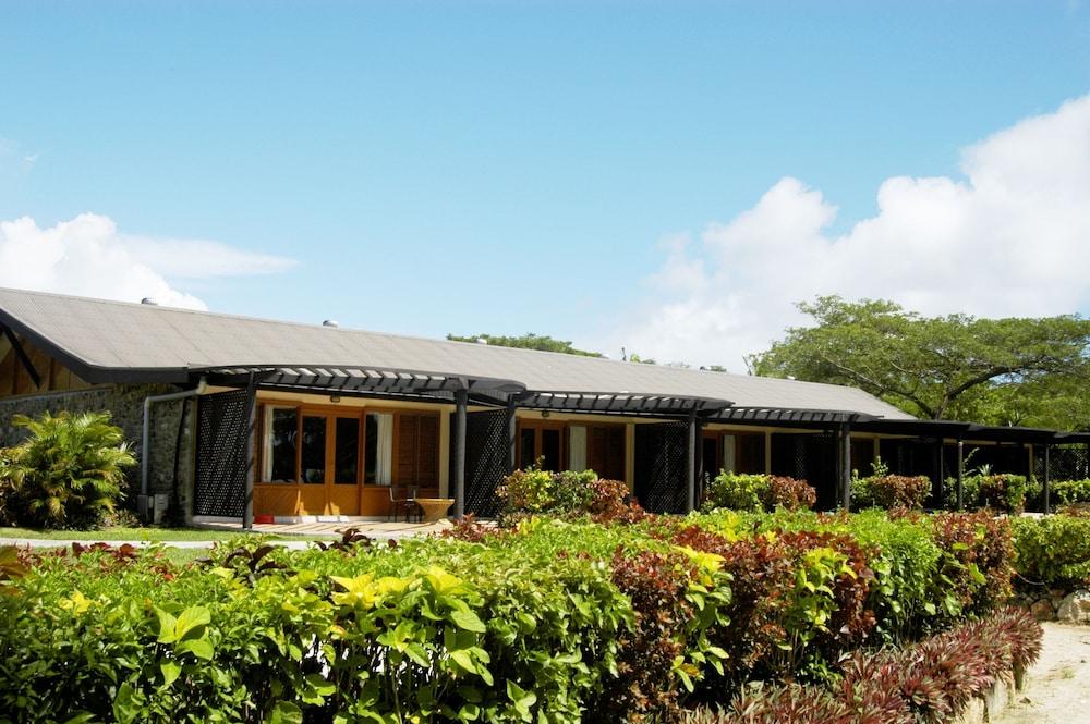 Plantation Island Resort