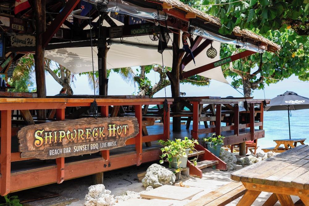 AROA BEACHSIDE INN — 2