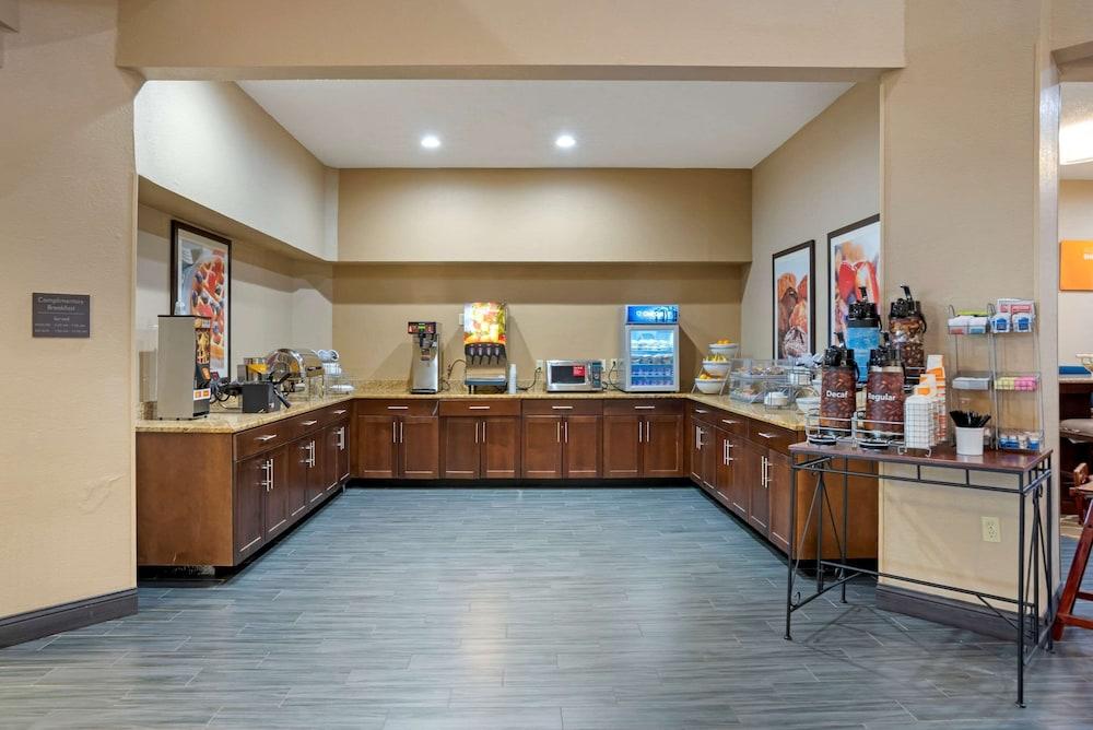 Comfort Suites Hattiesburg near University — 6