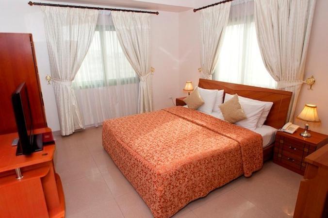 Safeer Plaza Hotel 120282 — 8