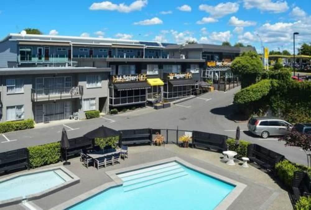 Heartland Ambassador Hotel Hamilton — 4