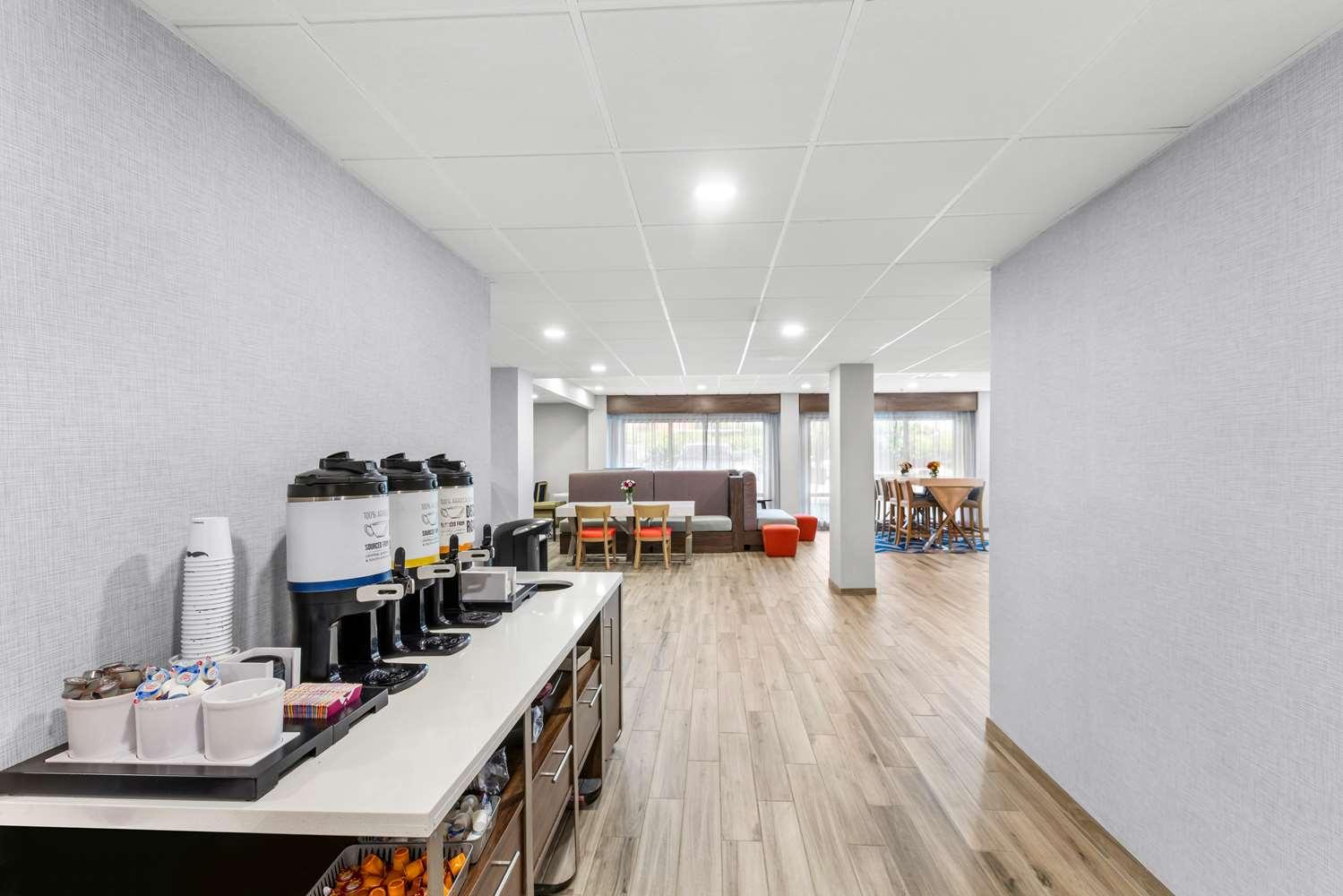 Hampton Inn Knoxville Airport — 2
