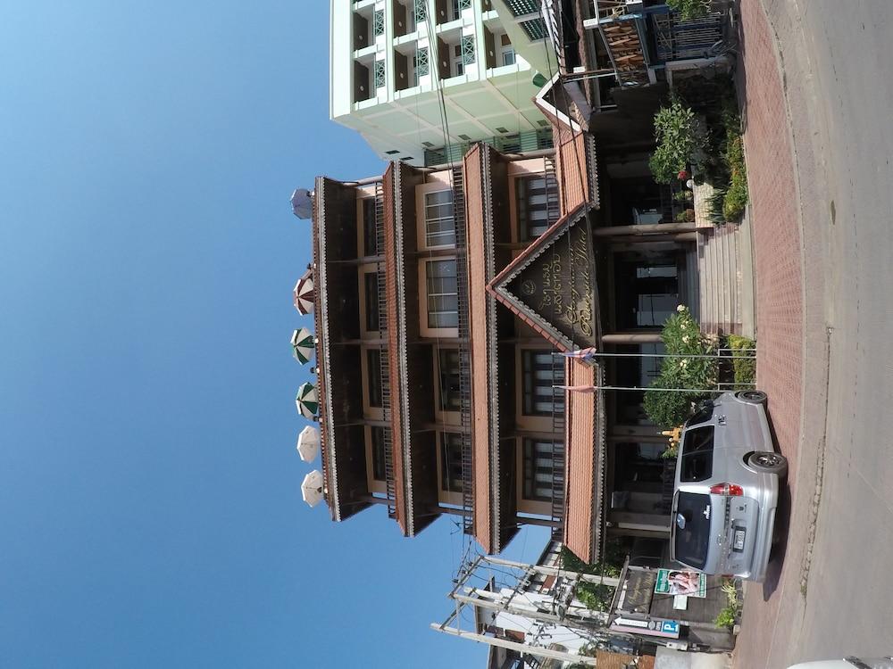 Sengtawan Riverside Hotel — 2