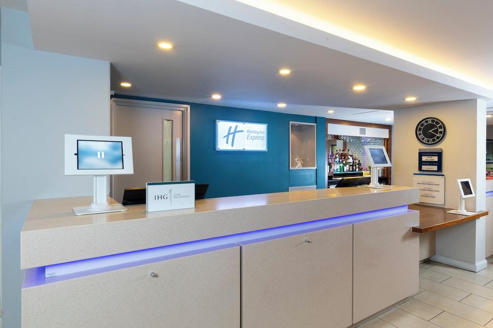 EXPRESS BY HOLIDAY INN BIRMINGHAM OLDBURY — 10