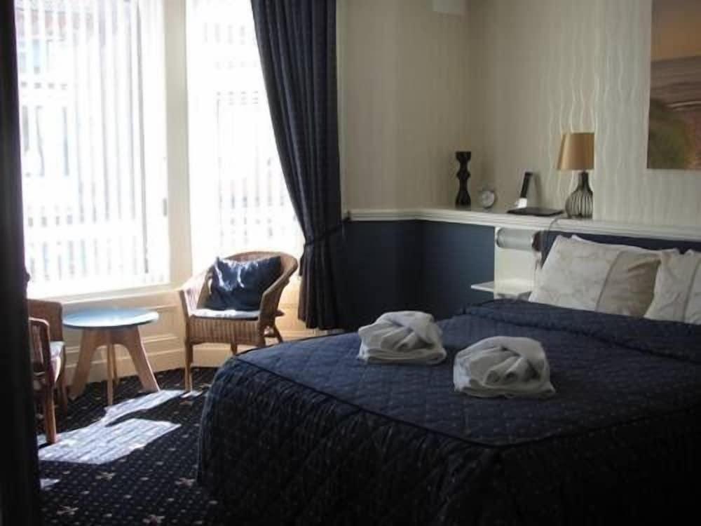 Branston Lodge - Guest House — 10