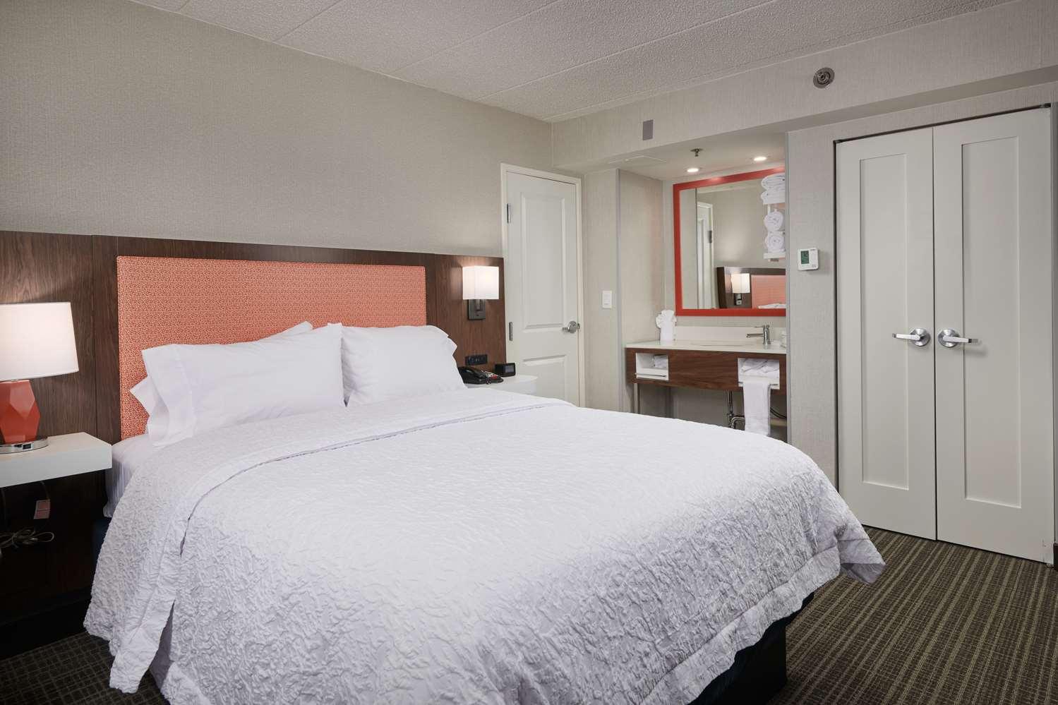Hampton Inn Fairfax City — 9