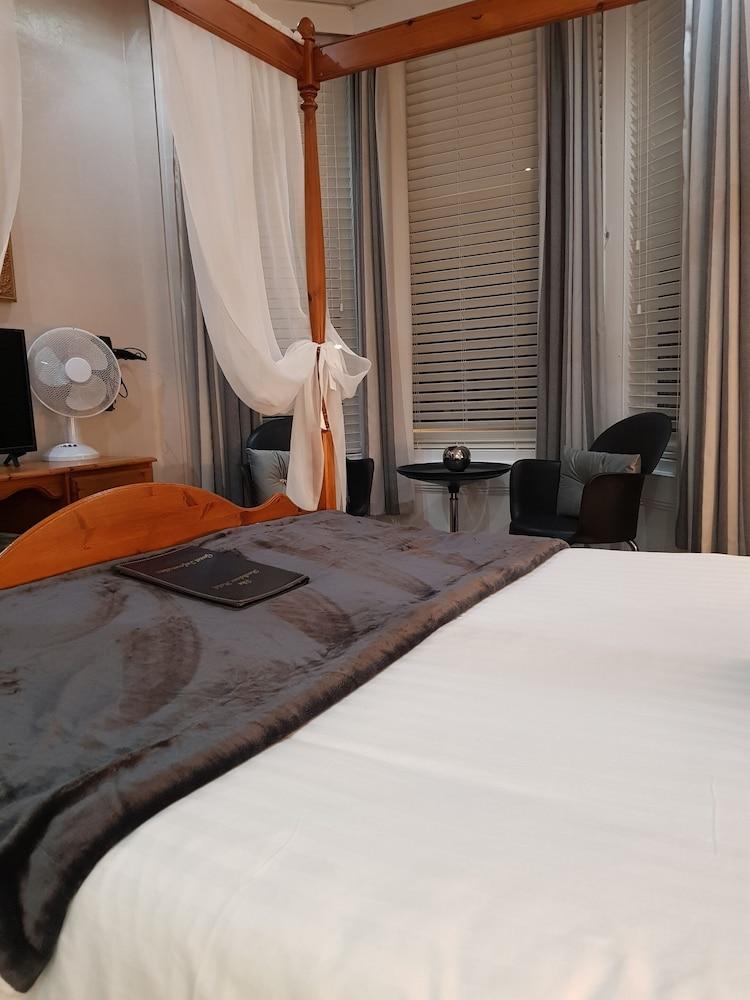 Rock Dene Hotel - Guest House — 9