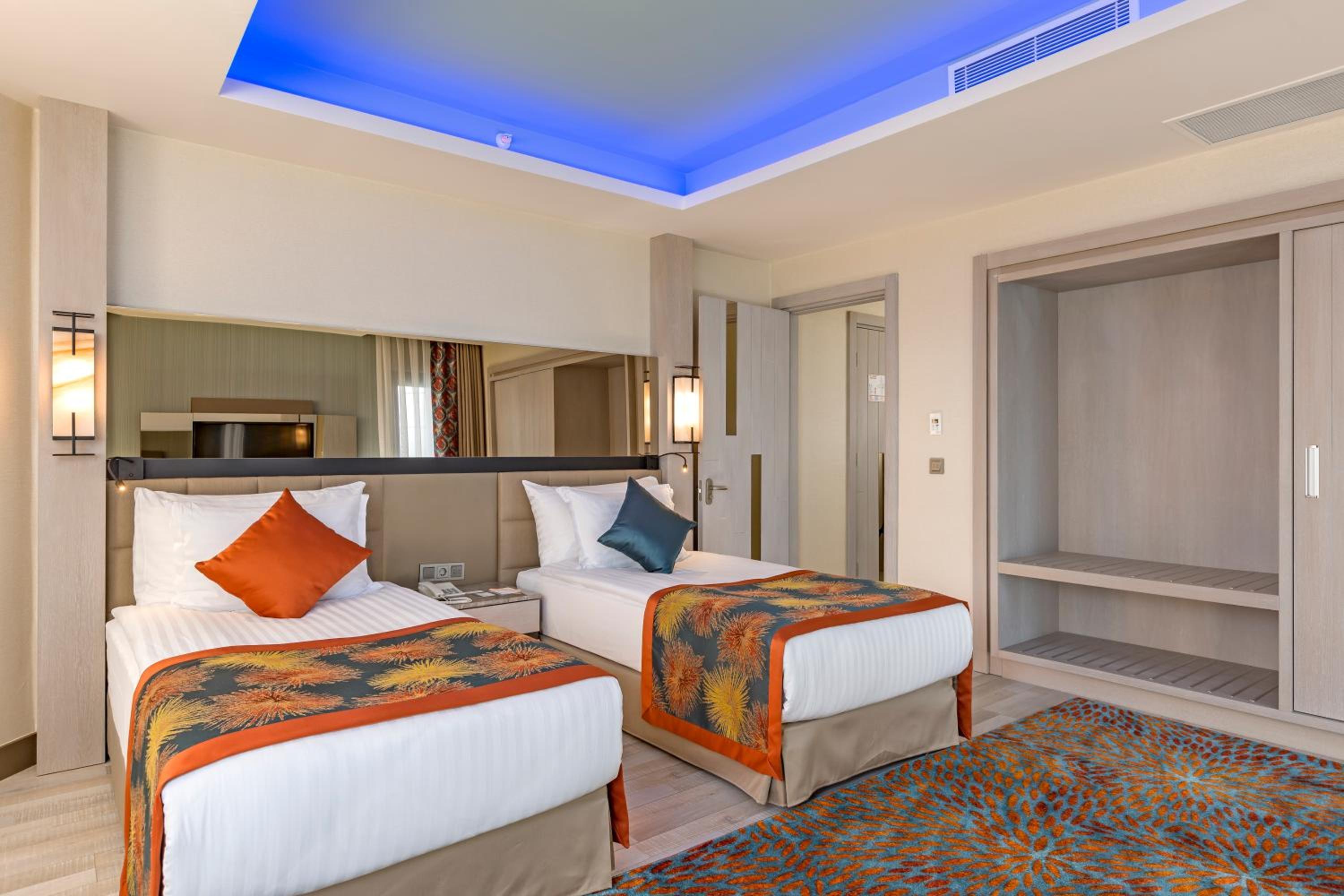 CORAL BEACH RESORT SHARJAH — 10