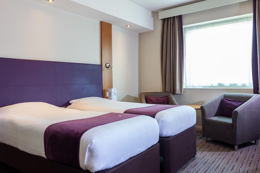 Premier Inn Abu Dhabi Airport (Business Park) — 9