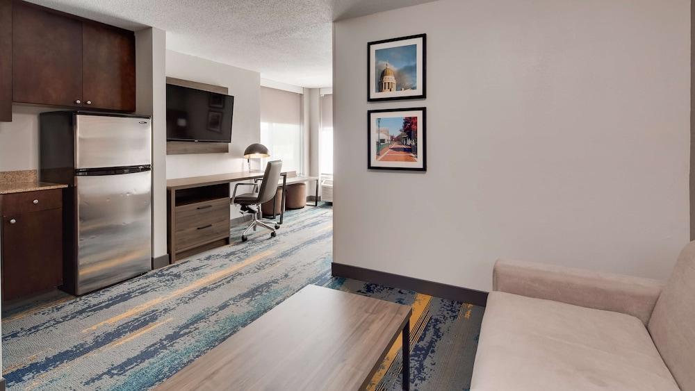 Best Western Plus Augusta North Inn & Suites — 8