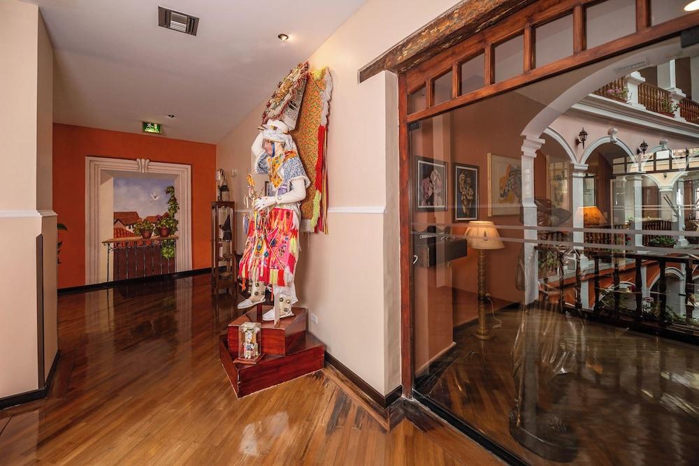 PATIO ANDALUZ — 8