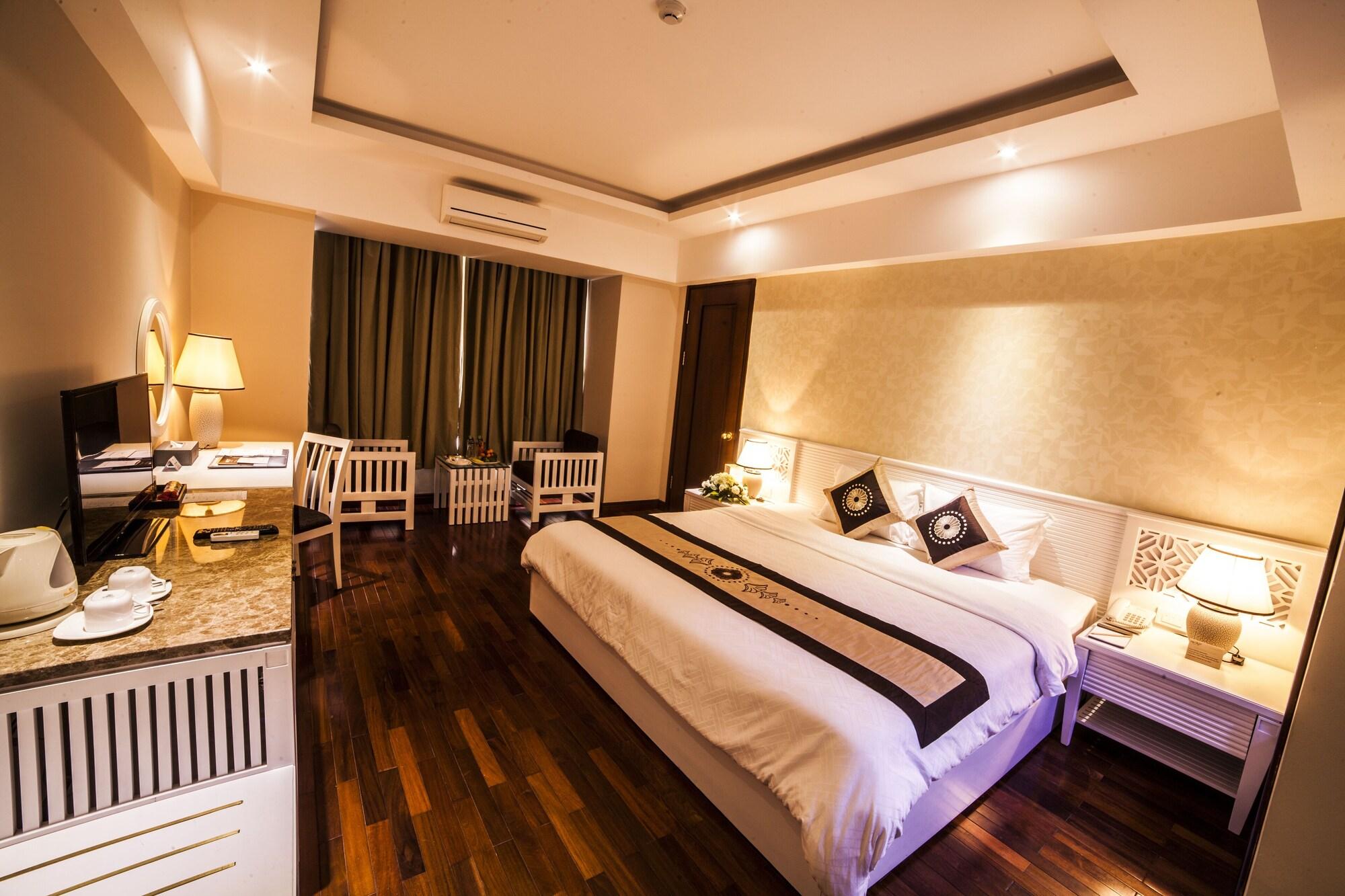 Moonlight Hotel Hue — 10