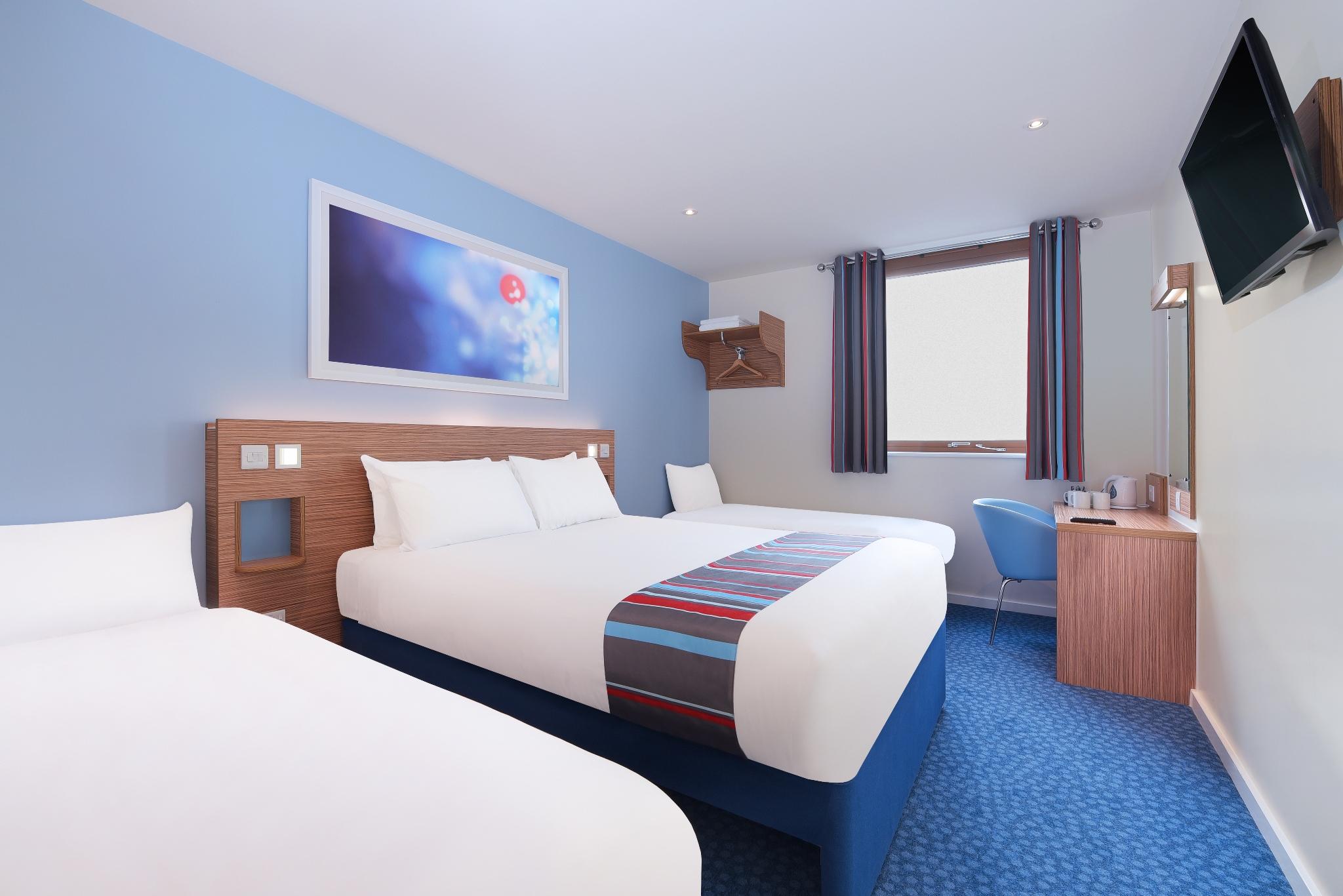 Travelodge Edinburgh Central Queen Street — 9