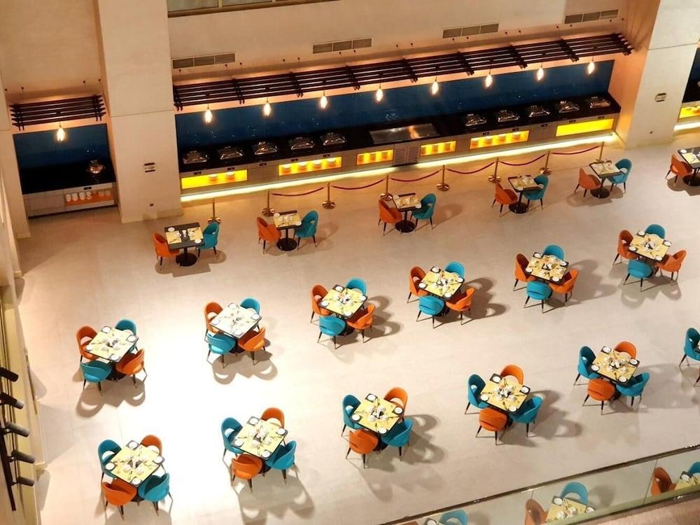 Fortune Atrium Hotel — 8