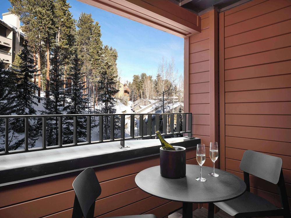 Hotel Alpenrock Breckenridge, Curio Collection by Hilton — 1