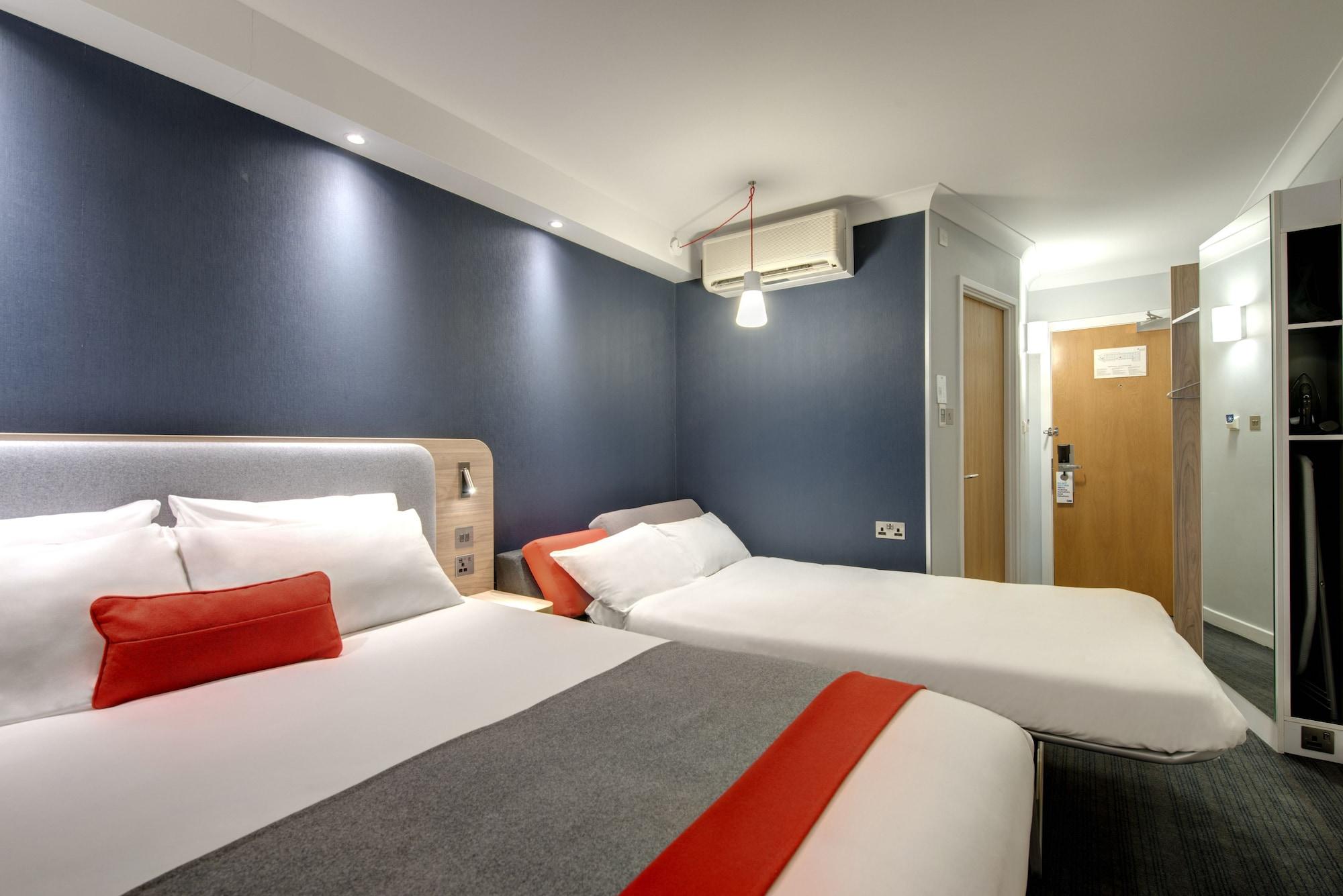 Holiday Inn Express London Luton Airport — 7