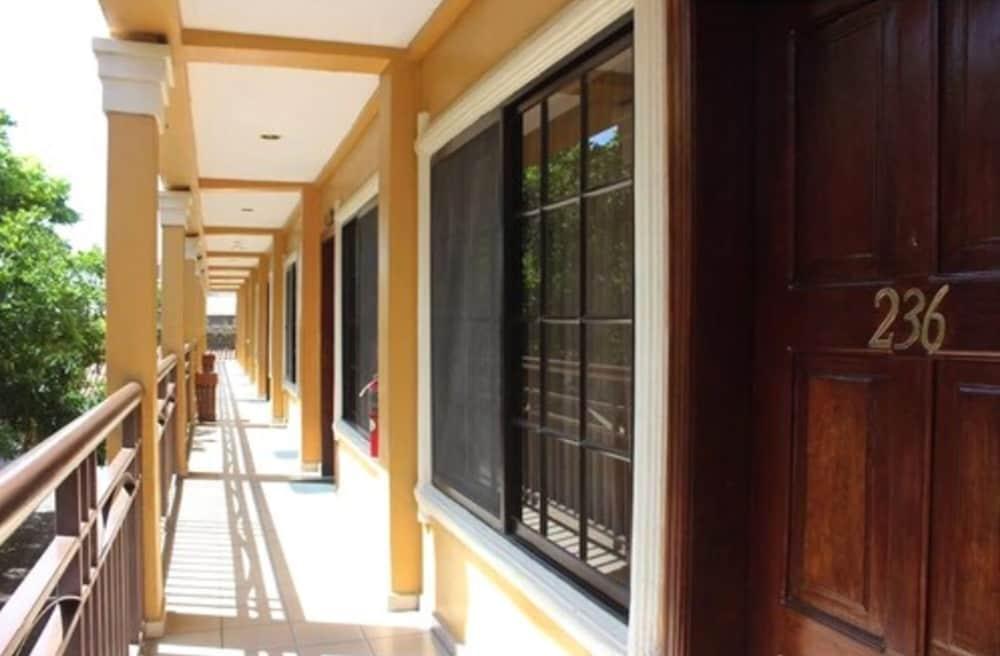 Aparthotel La Cordillera — 8