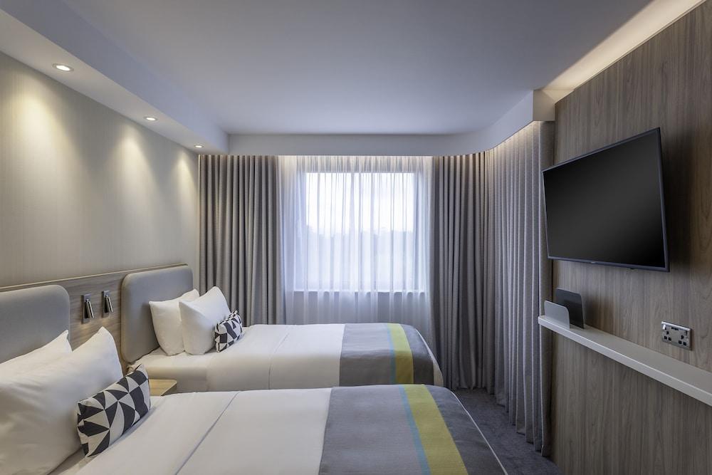 Holiday Inn Express Dublin Airport — 8