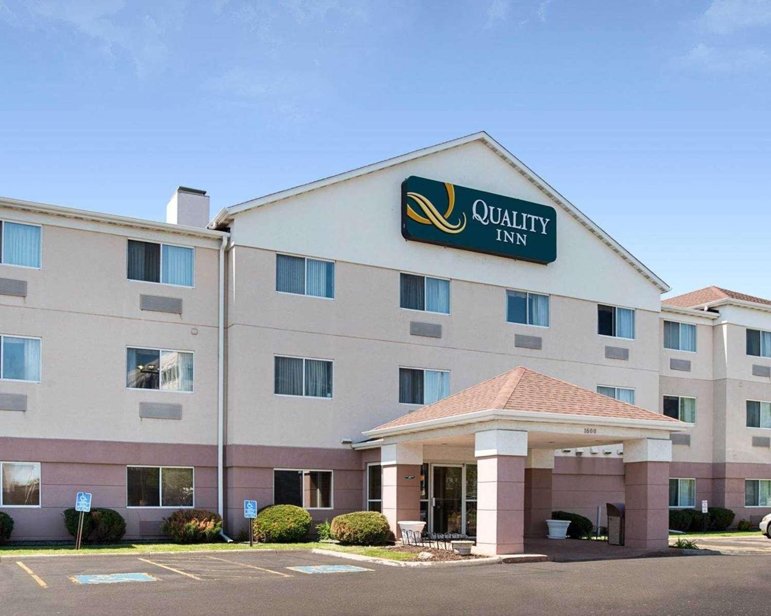 Quality Inn Brooklyn Center — 4