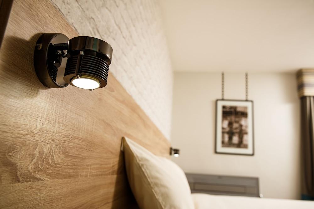 Ibis Styles Birmingham Oldbury (ex. Travellers Inn) — 10