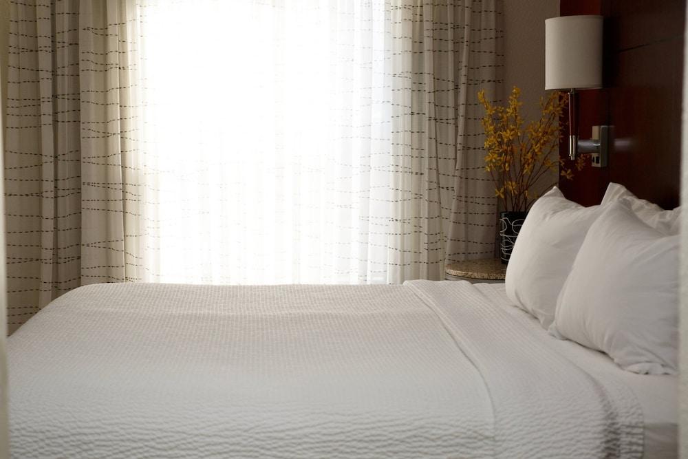 MainStay Suites Appleton Airport - Fox River Mall Area — 5