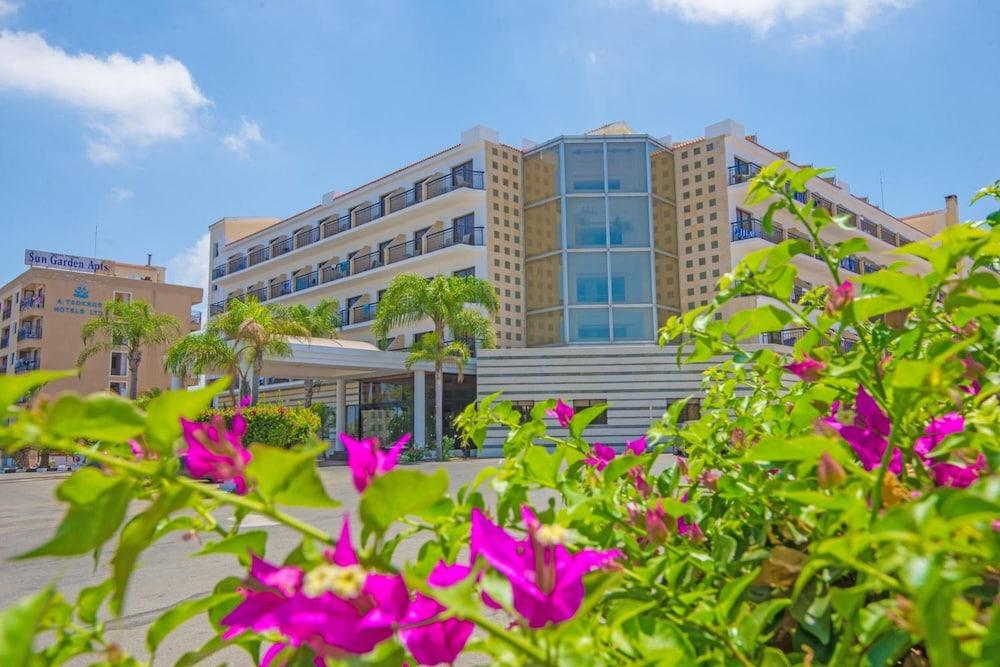 TSOKKOS GARDENS HOTEL — 2
