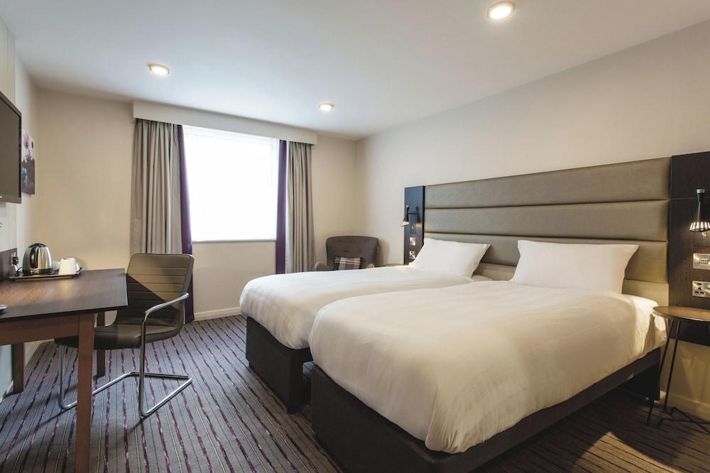 Premier Inn Glasgow Braehead — 8