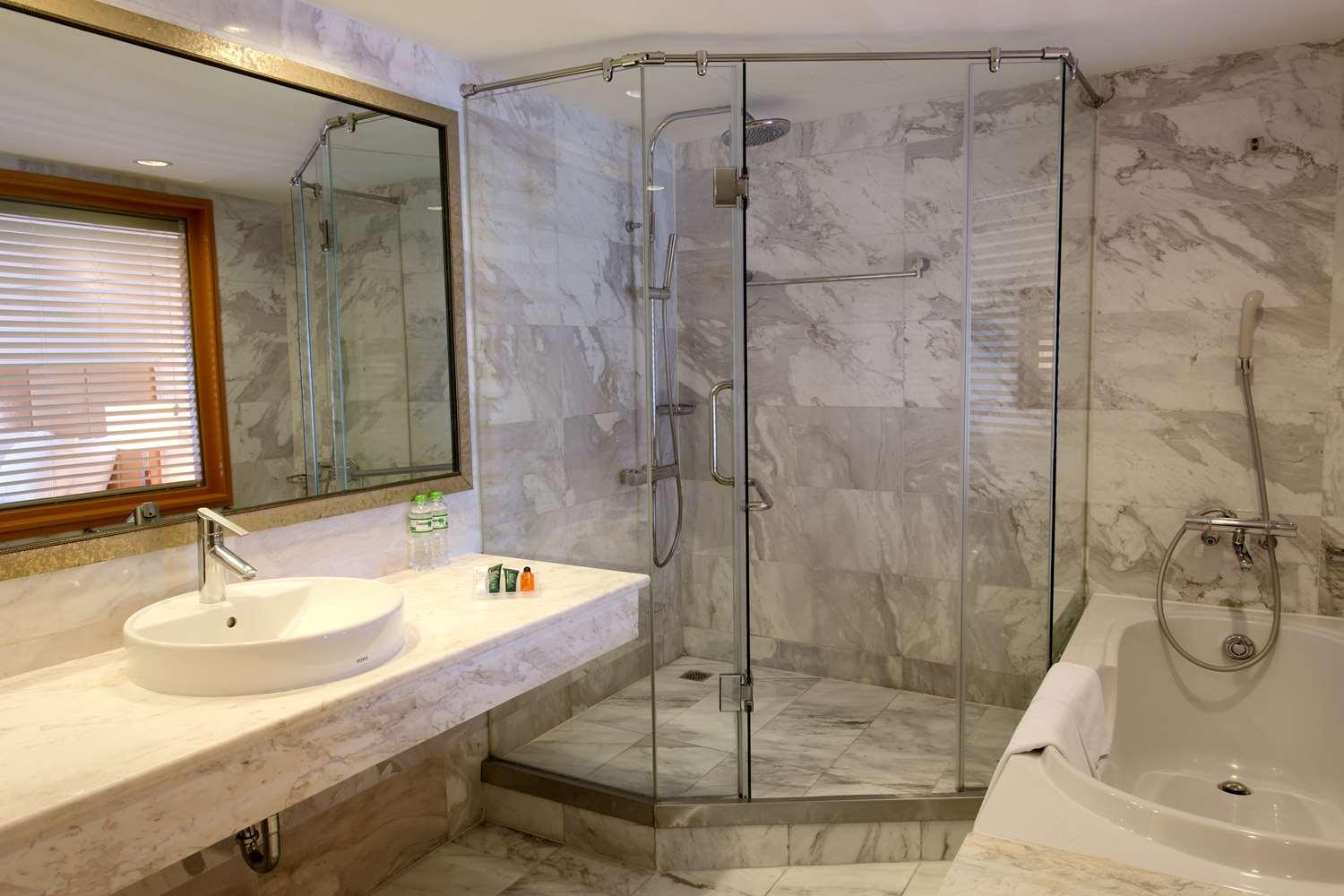 Hilton Garden Inn Hanoi — 2