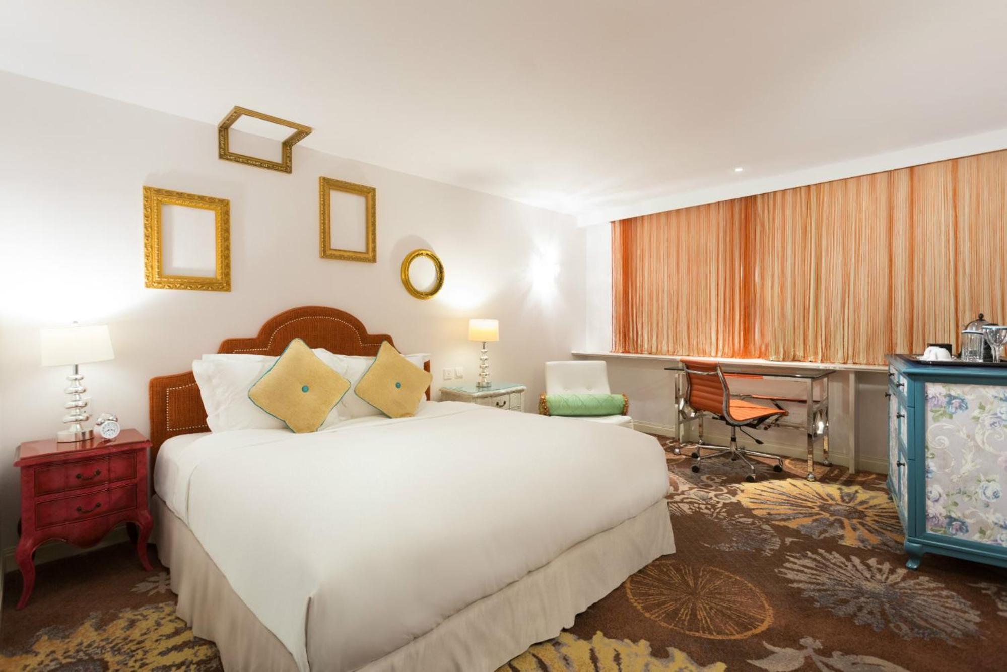 The Luxe Manor Hotel 86345 — 8