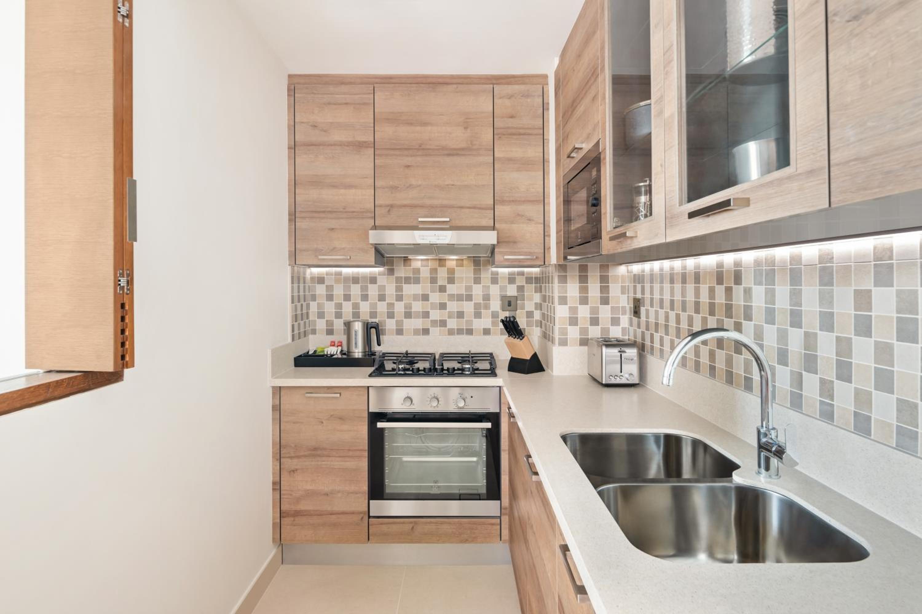 Staybridge Suites Dubai Al-Maktoum Airport — 4