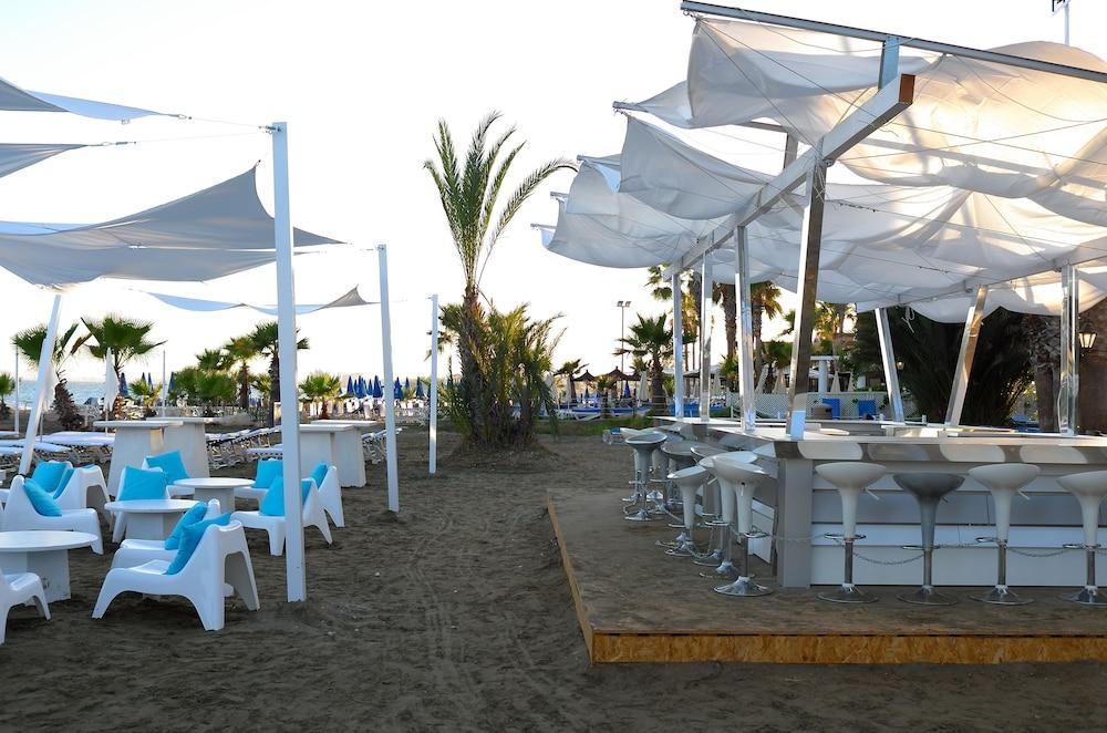 Sandy Beach Hotel & Spa — 9