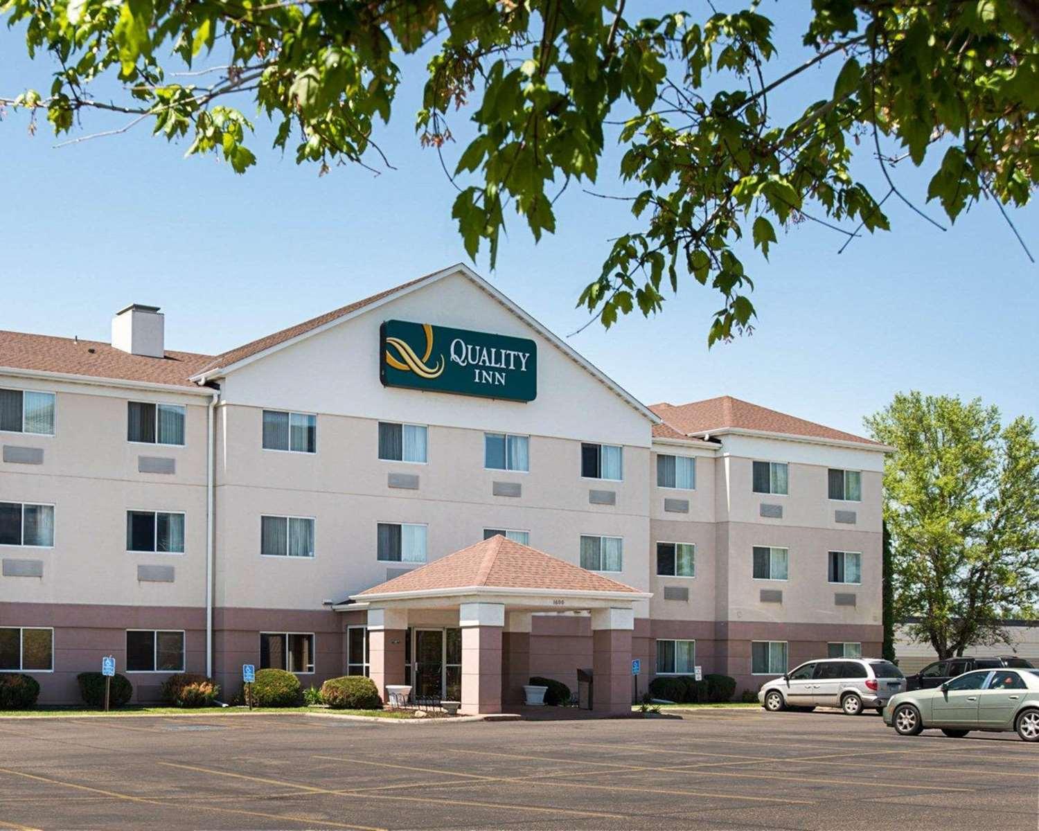Quality Inn Brooklyn Center — 2