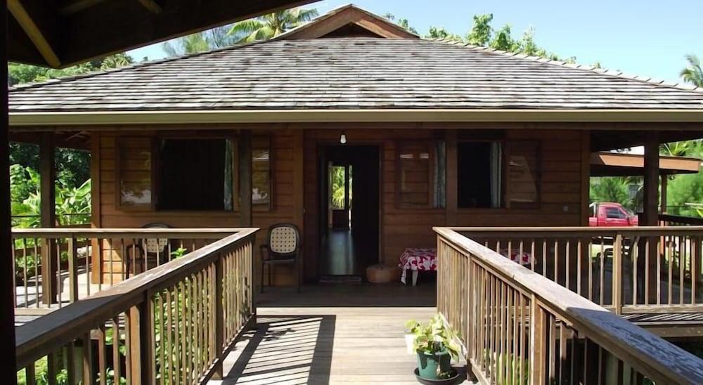 Moorea Surf Bed and Breakfast - Hostel