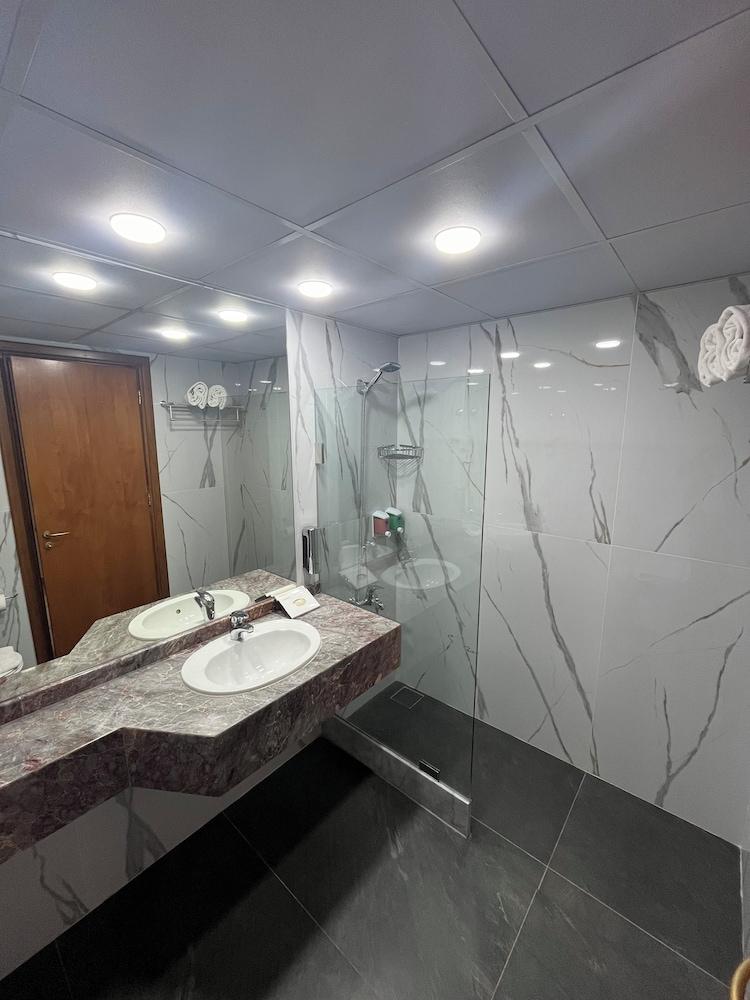 EL SHEIKH SUITES 16964 — 9
